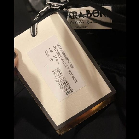 Chiara Boni La Petite Robe
Gussie Ruffle Side Gown - Picture 9 of 9